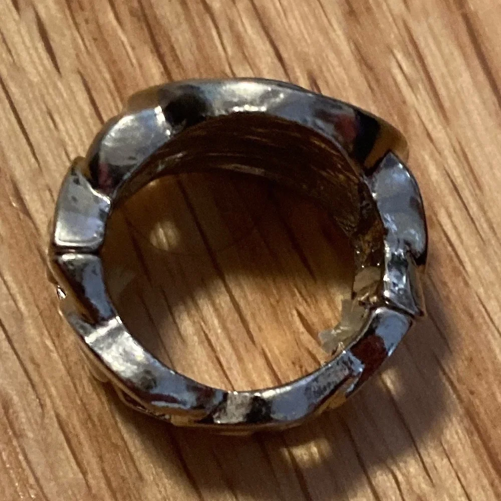 N/A red silver